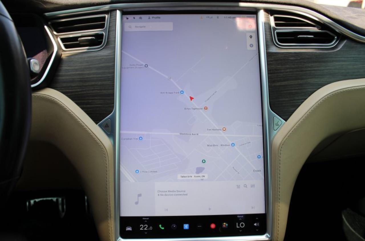 2015 Tesla Model S S 90D*AWD*Electric*Heated Leather*Moon Roof*BT - Photo #20