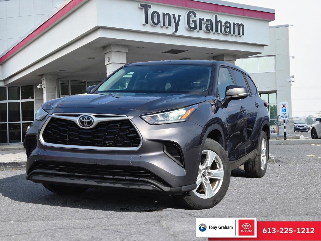 Used 2022 Toyota Highlander LE for sale in Ottawa, ON