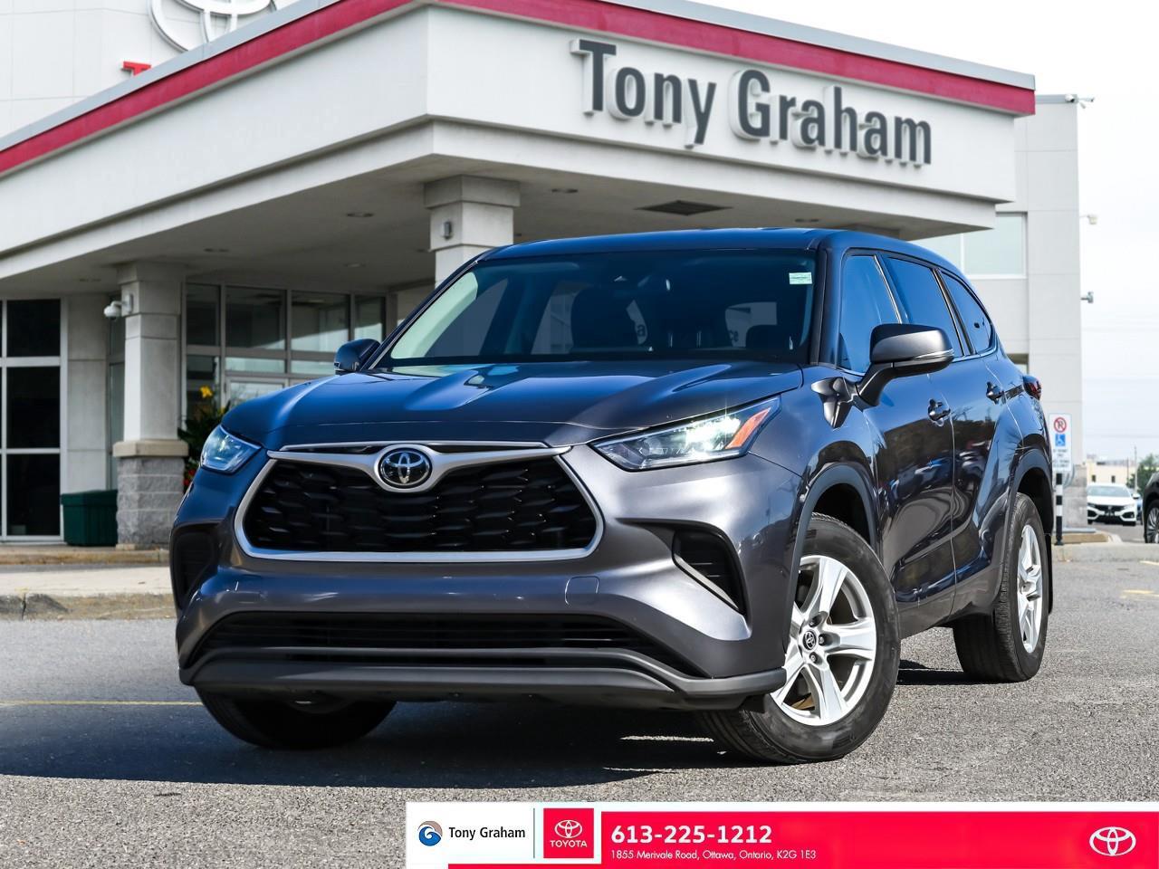 Used 2022 Toyota Highlander LE for sale in Ottawa, ON