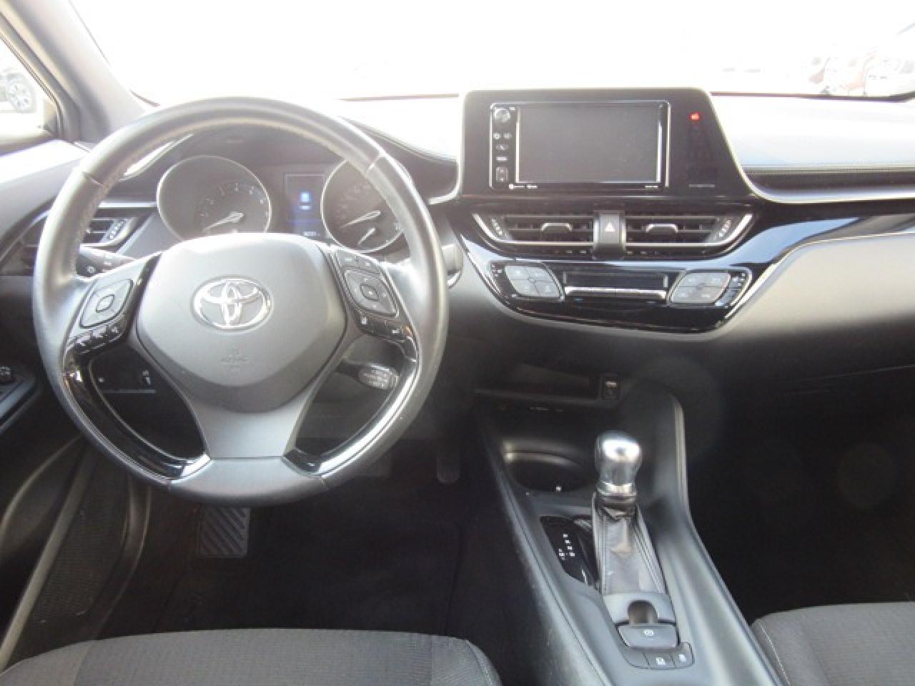 2018 Toyota C-HR XLE Photo