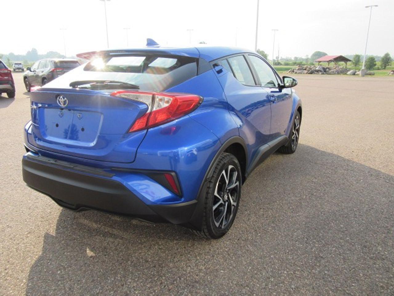 2018 Toyota C-HR XLE Photo