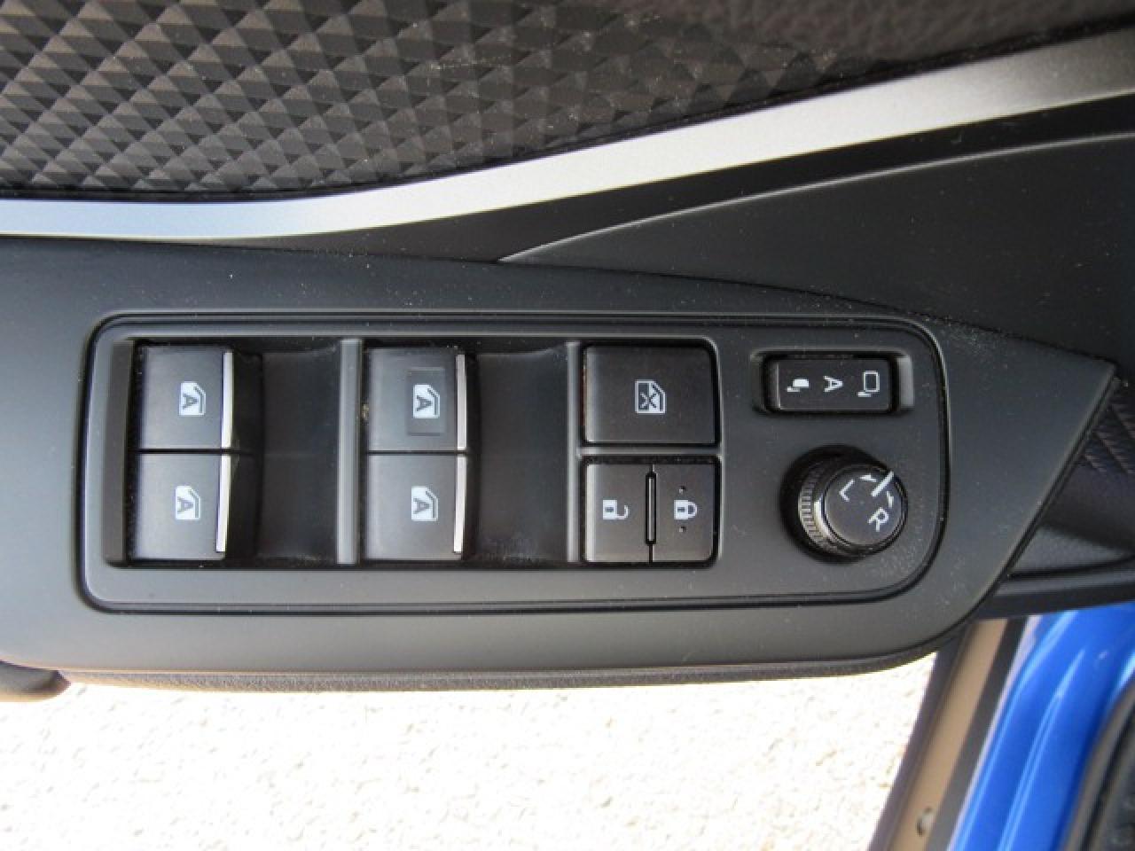2018 Toyota C-HR XLE Photo