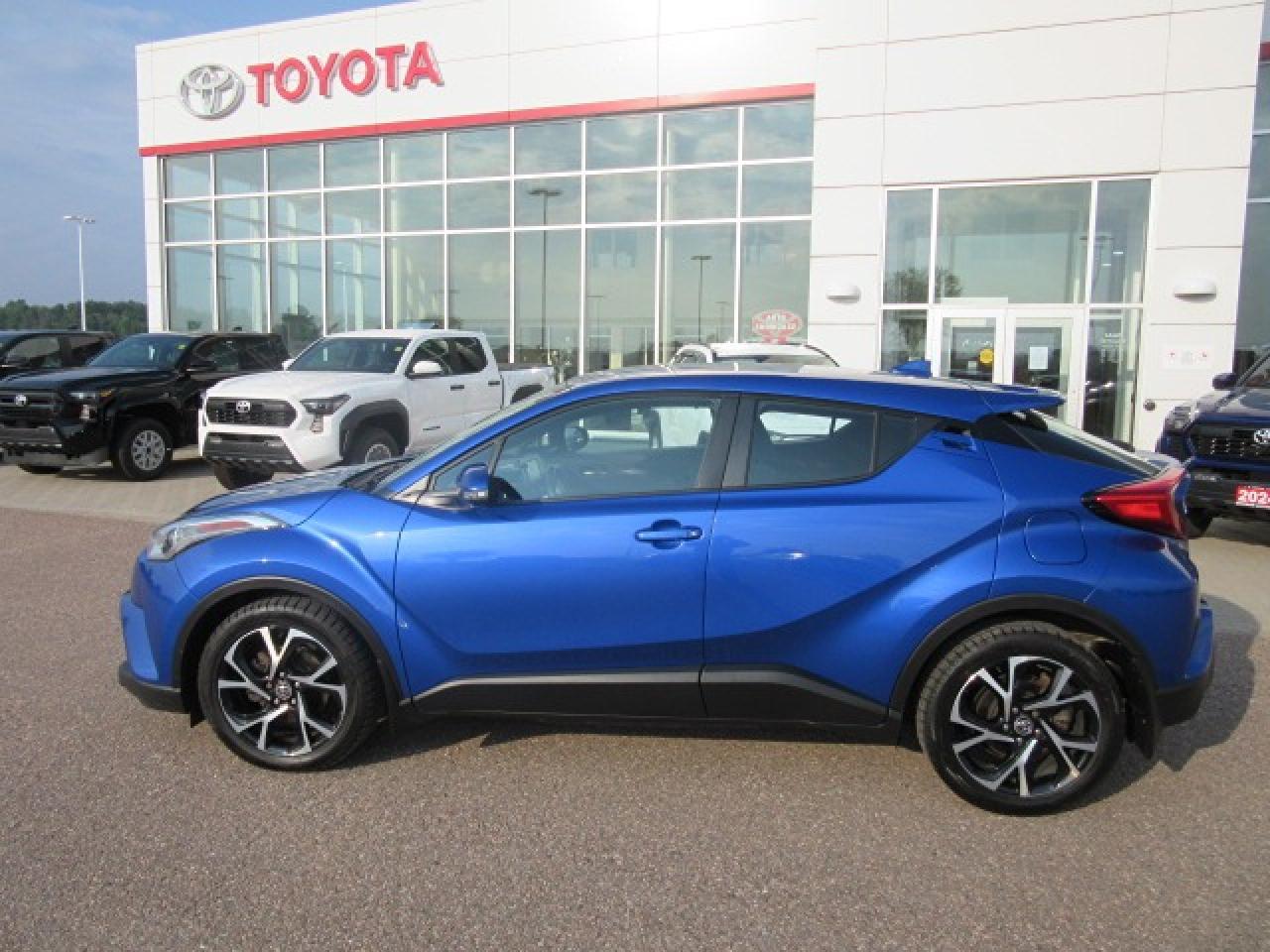 2018 Toyota C-HR XLE Photo1