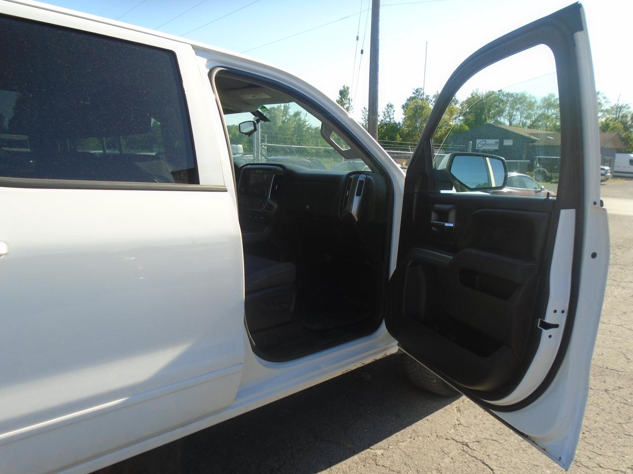 2015 Chevrolet Silverado 1500 4WD Crew Cab 153.0  LT w-2LT - Photo #30