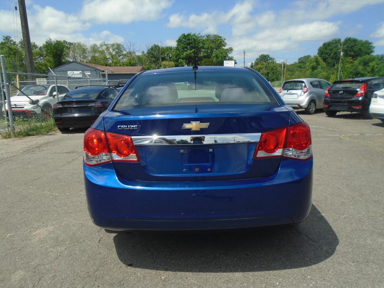 2013 Chevrolet Cruze 4dr Sdn LS w-1SB - Photo #7