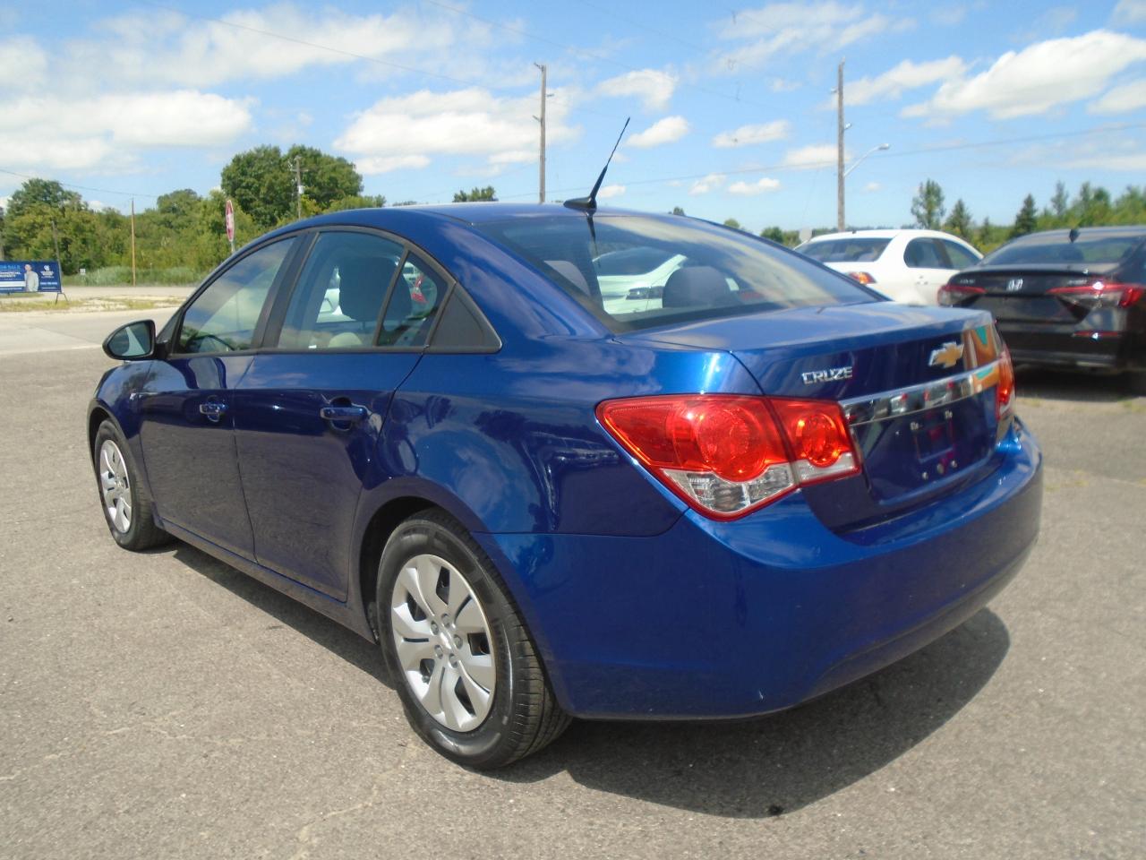 2013 Chevrolet Cruze 4dr Sdn LS w-1SB - Photo #8