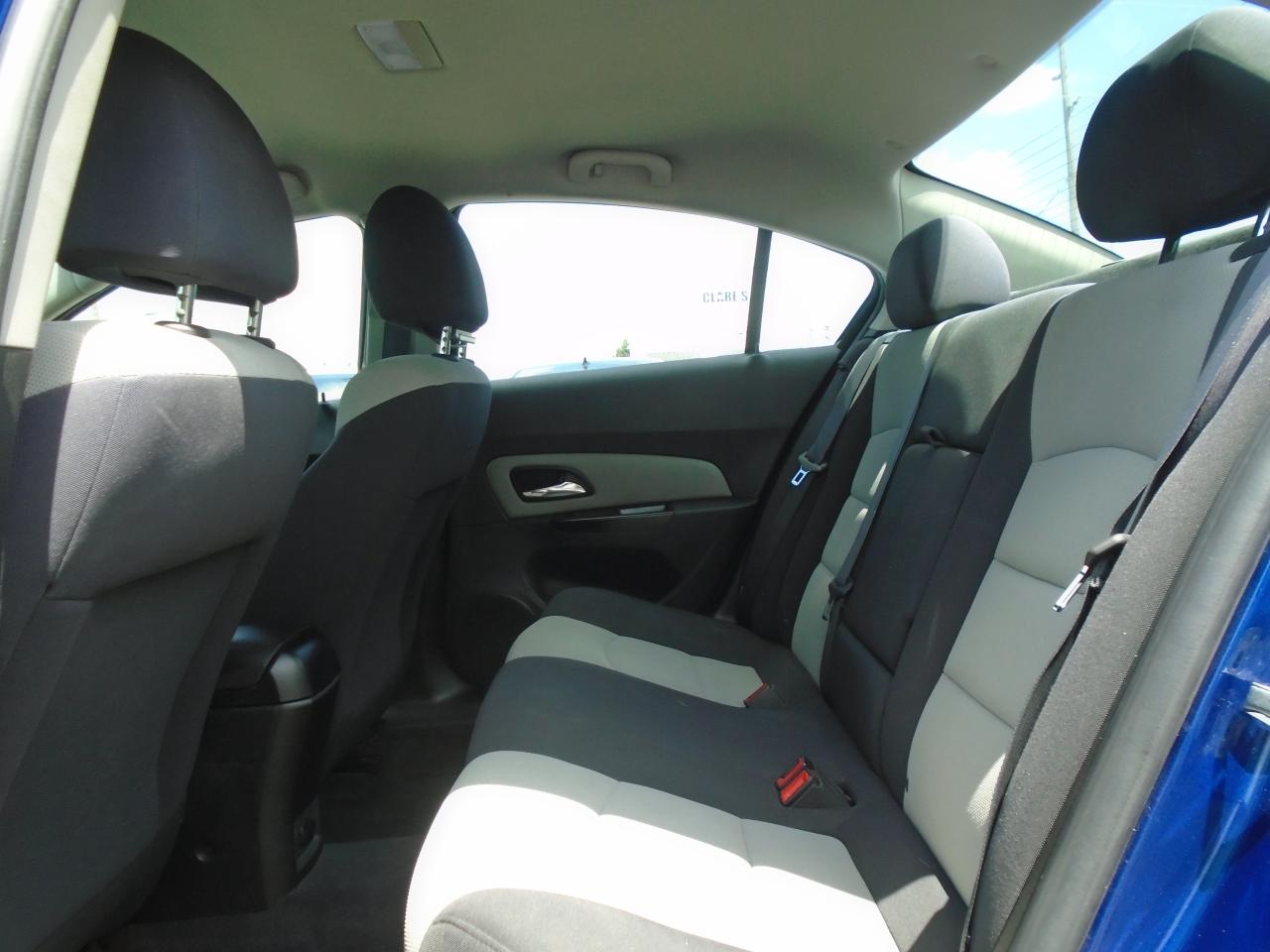 2013 Chevrolet Cruze 4dr Sdn LS w-1SB - Photo #18