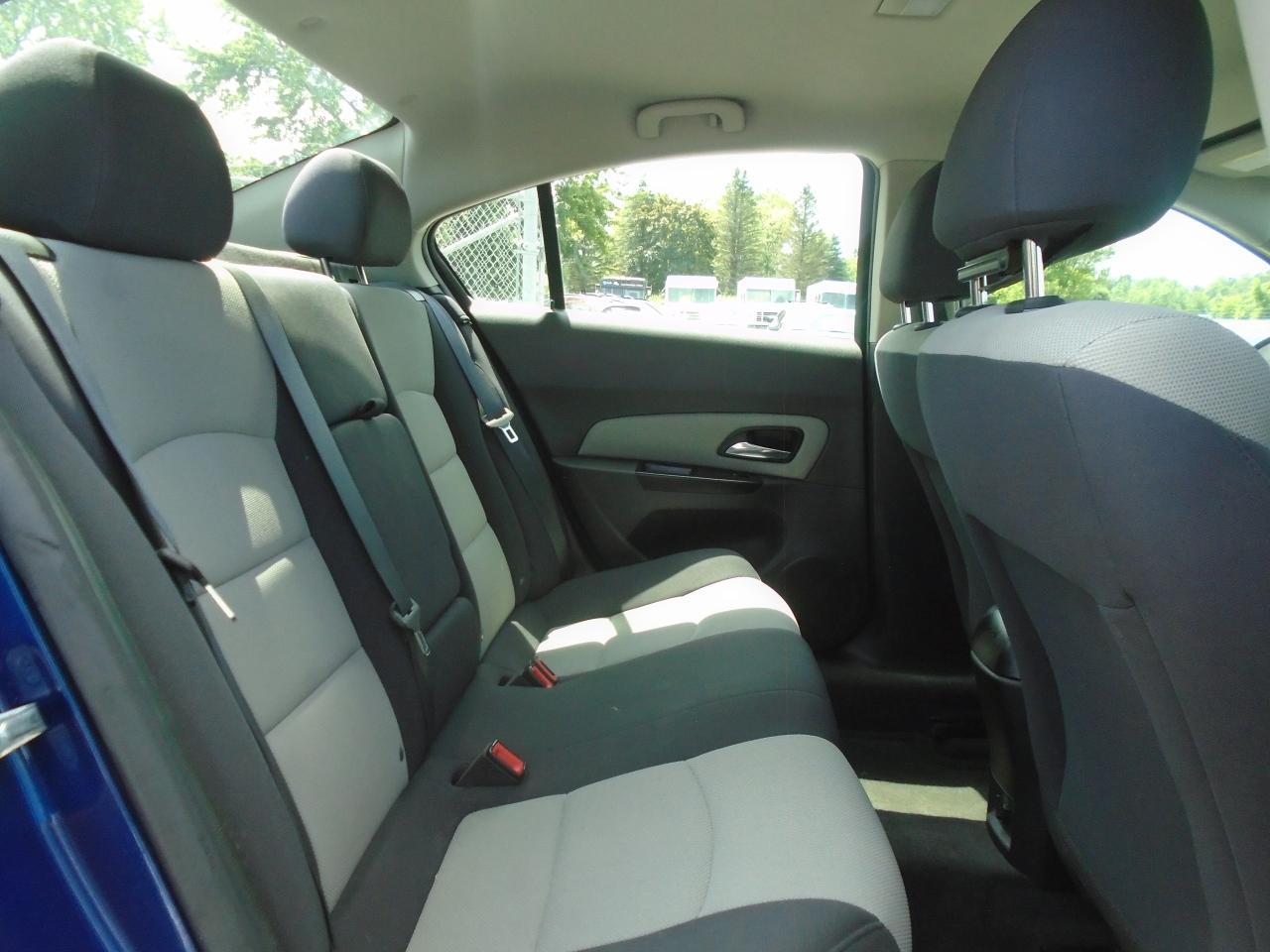 2013 Chevrolet Cruze 4dr Sdn LS w-1SB - Photo #20