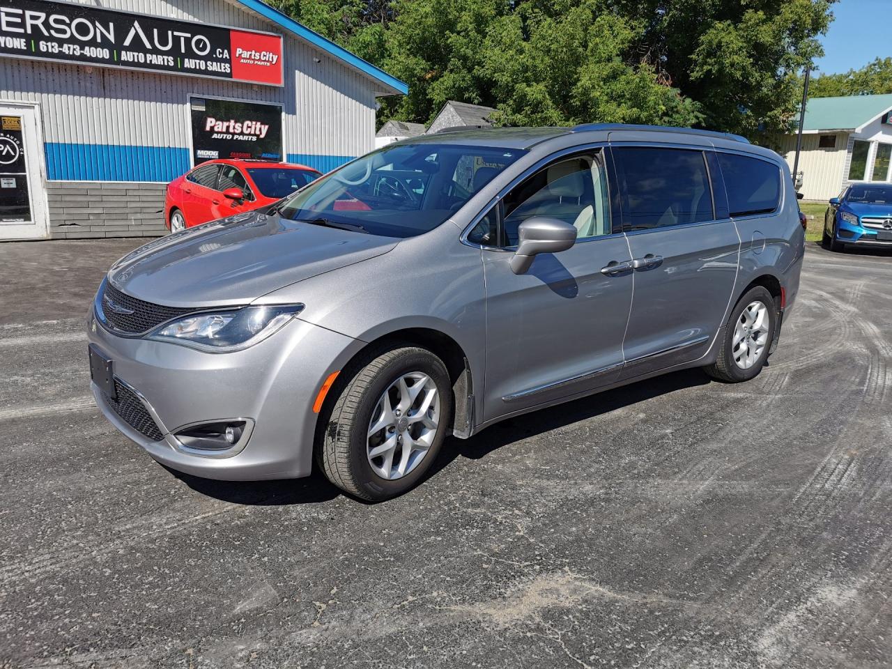 Used 2017 Chrysler Pacifica Touring-L Plus for sale in Madoc, ON