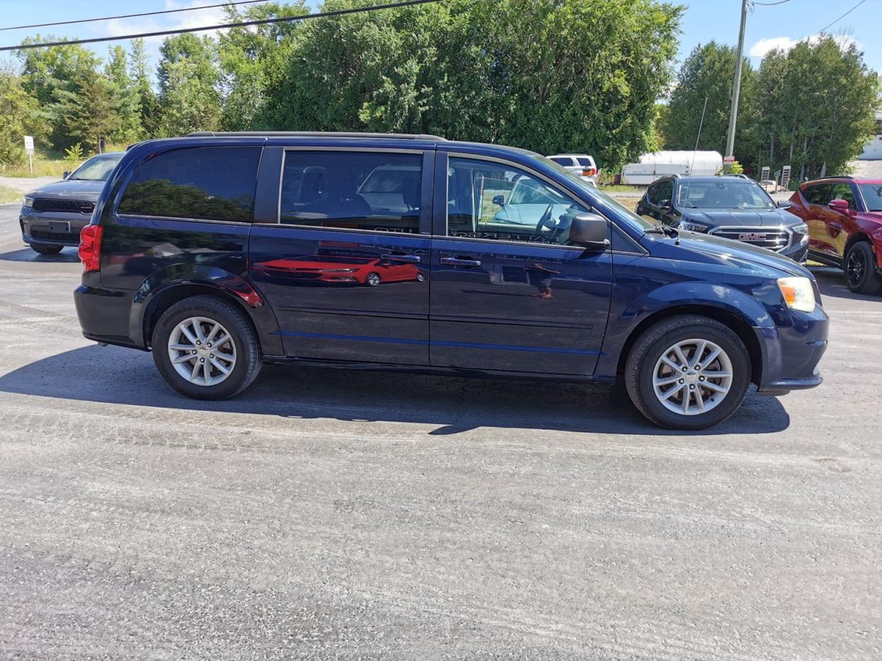 2013 Dodge Grand Caravan SE - Photo #4