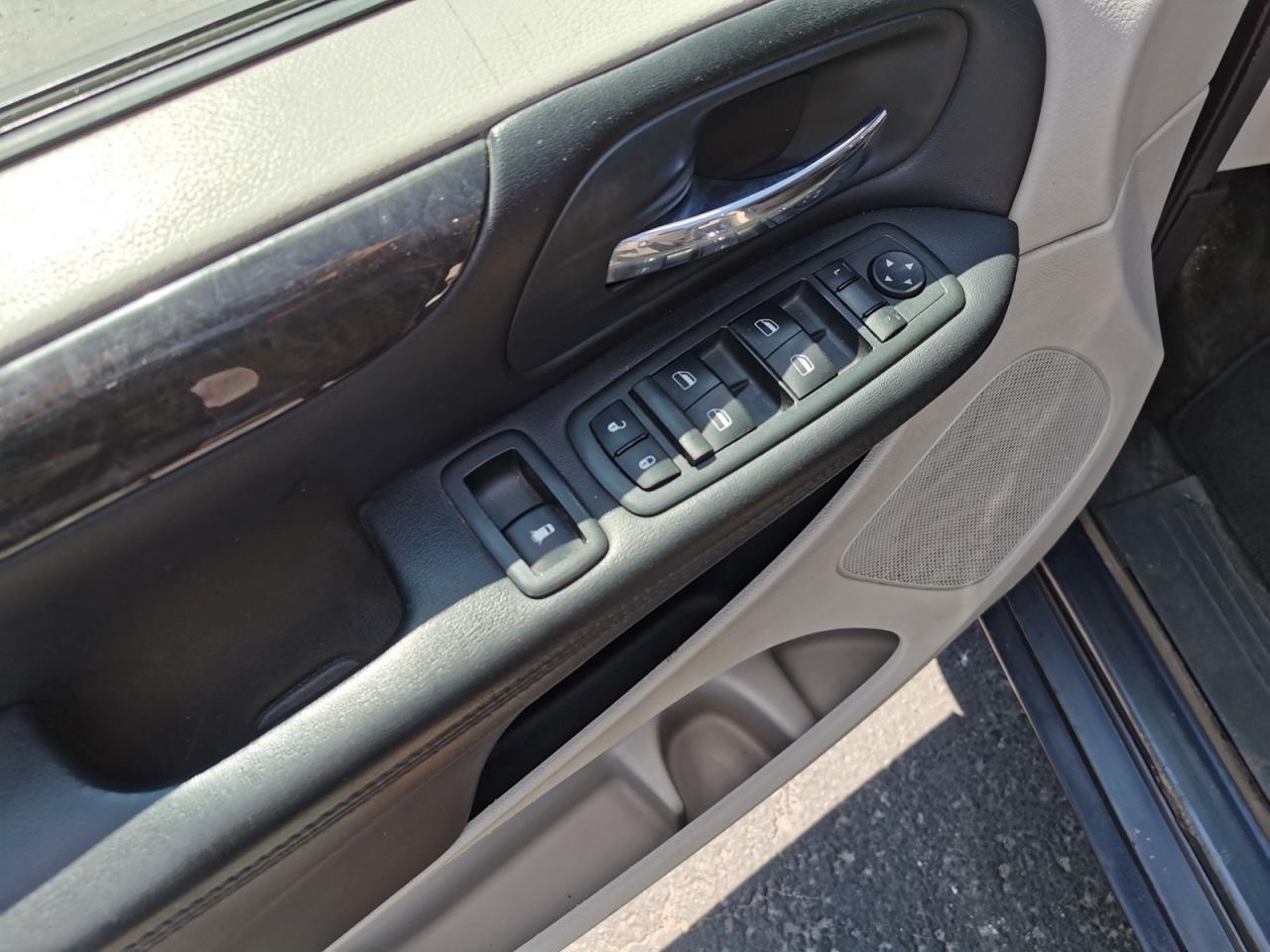 2013 Dodge Grand Caravan SE - Photo #11