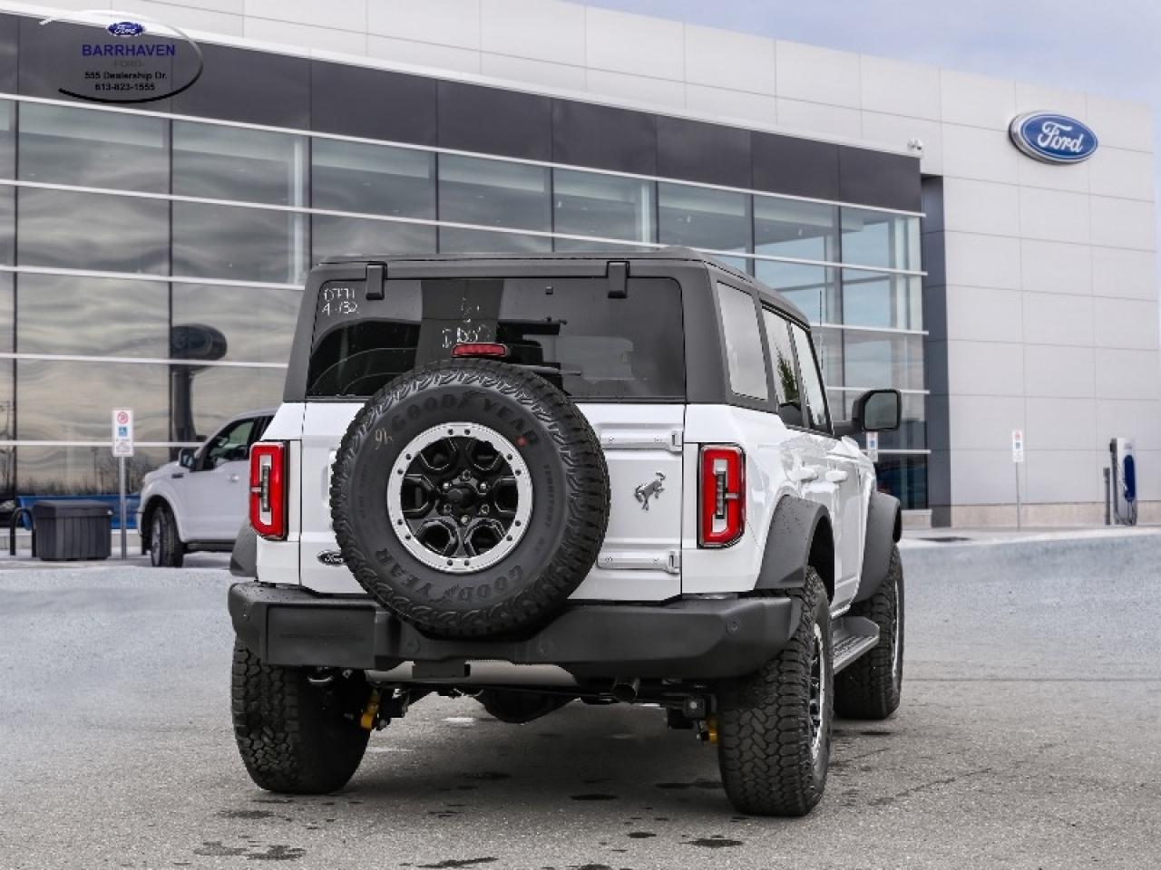 2025 Ford Bronco Outer Banks Photo2