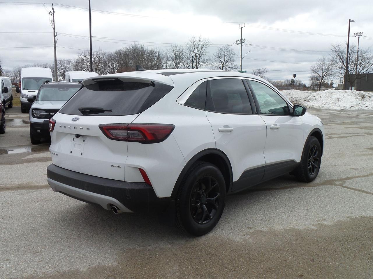 2024 Ford Escape ACTIVE, AWD, COLD WEATHER PACKAGE! LOANER! Photo4