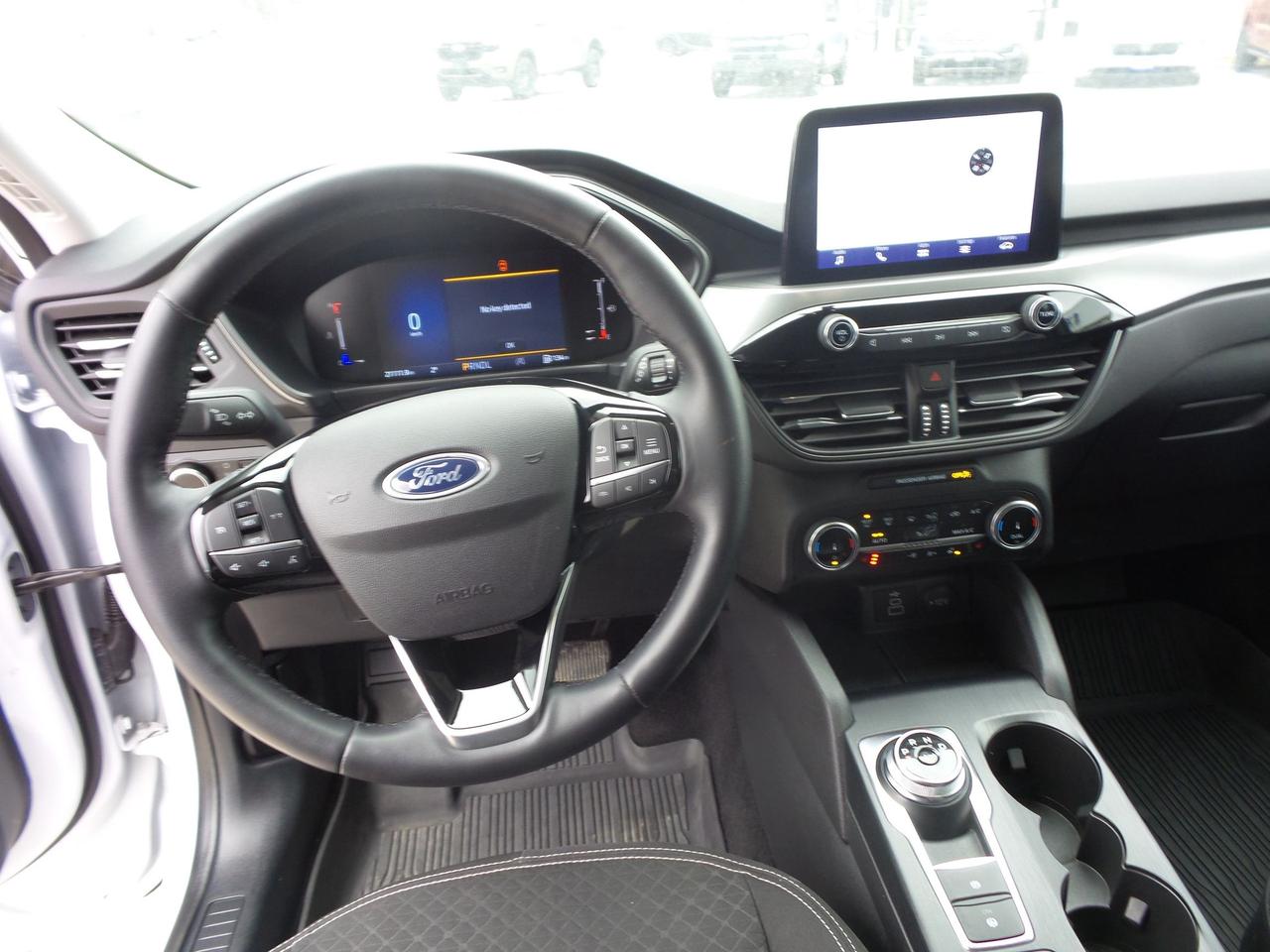 2024 Ford Escape ACTIVE, AWD, COLD WEATHER PACKAGE! LOANER! Photo