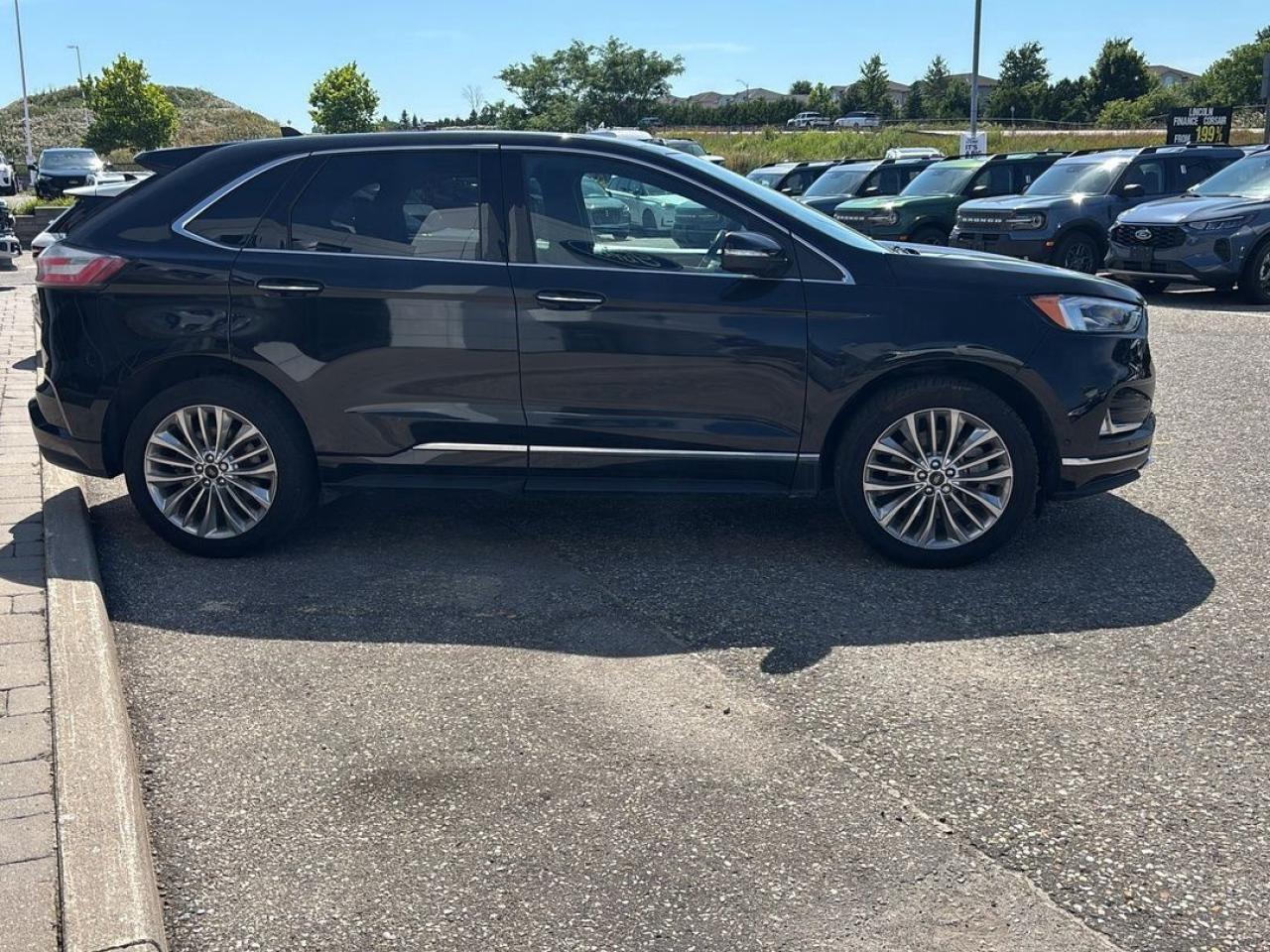 2022 Ford Edge Titanium Photo
