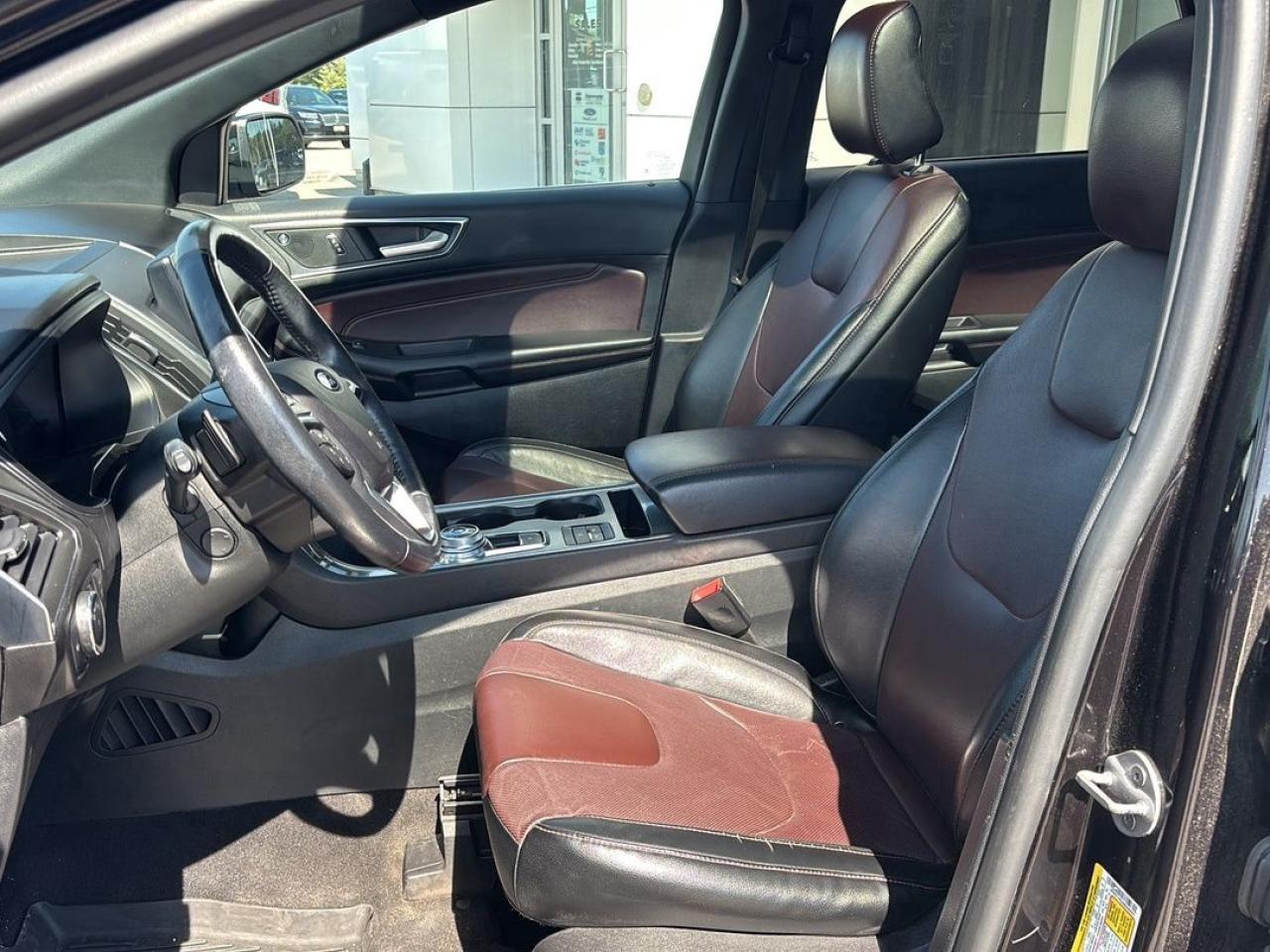 2022 Ford Edge Titanium Photo5