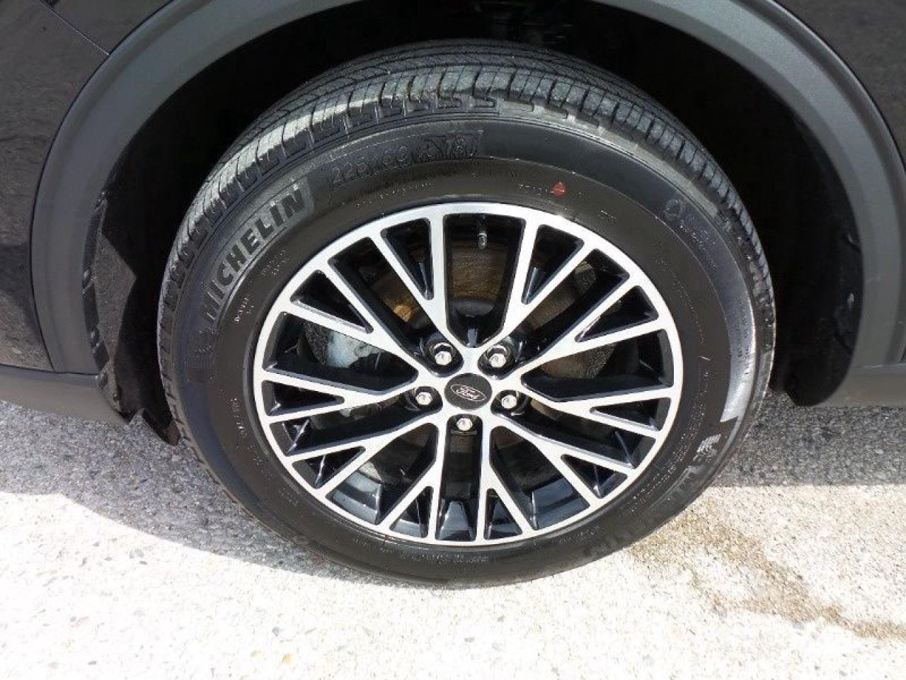 2023 Ford Escape PHEV Photo5