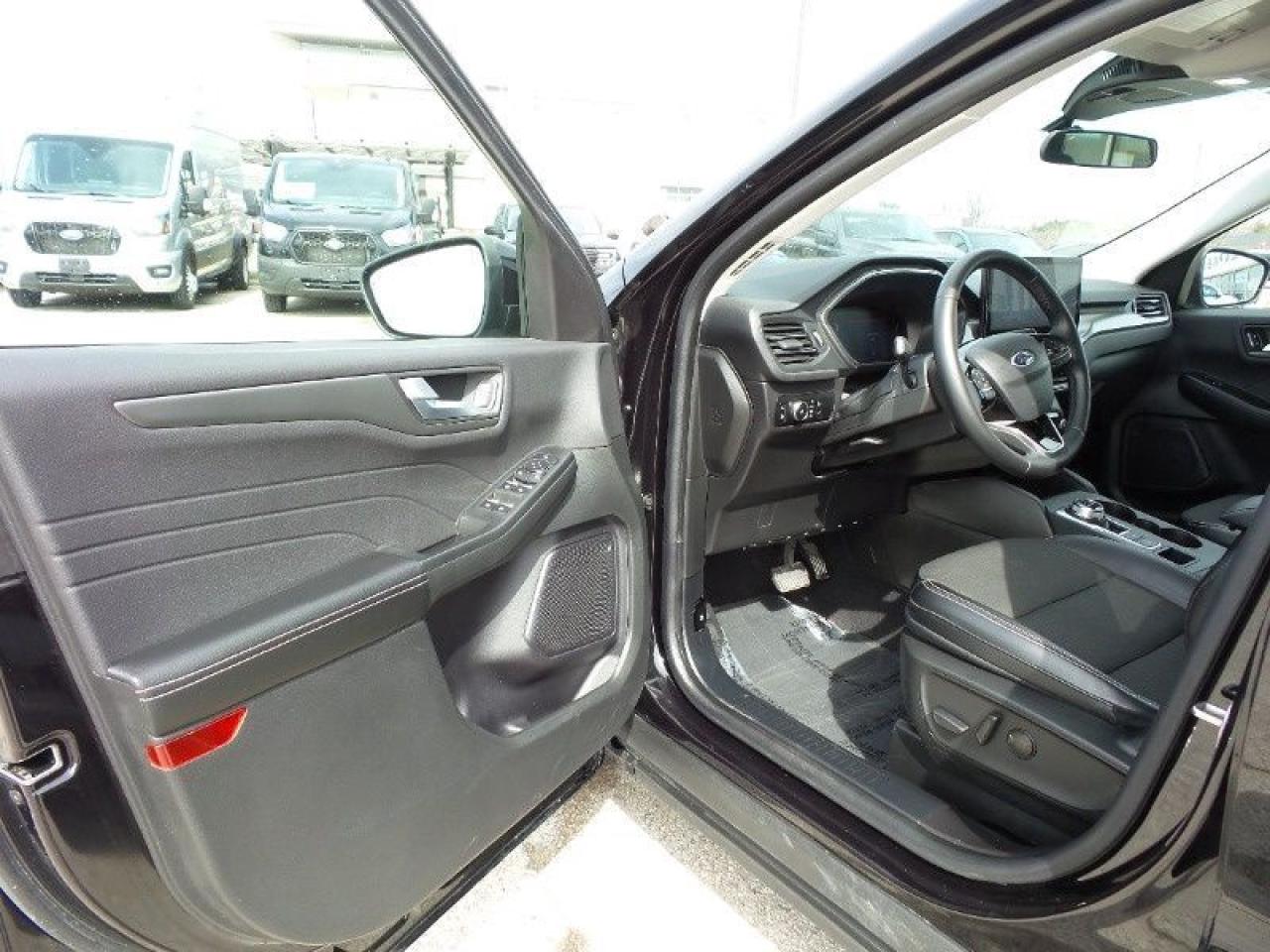 2023 Ford Escape PHEV Photo5