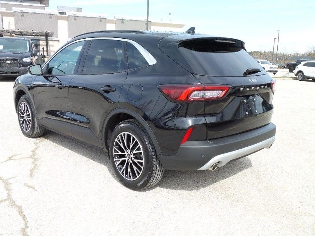 2023 Ford Escape PLUG-IN-HYBRID! PLATINUM! REAR CAMERA! LOADED! Photo