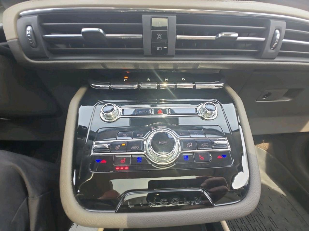 2021 Lincoln Corsair RESERVE, AWD, 2L, HEATED STEERING WHEEL, NAV! Photo