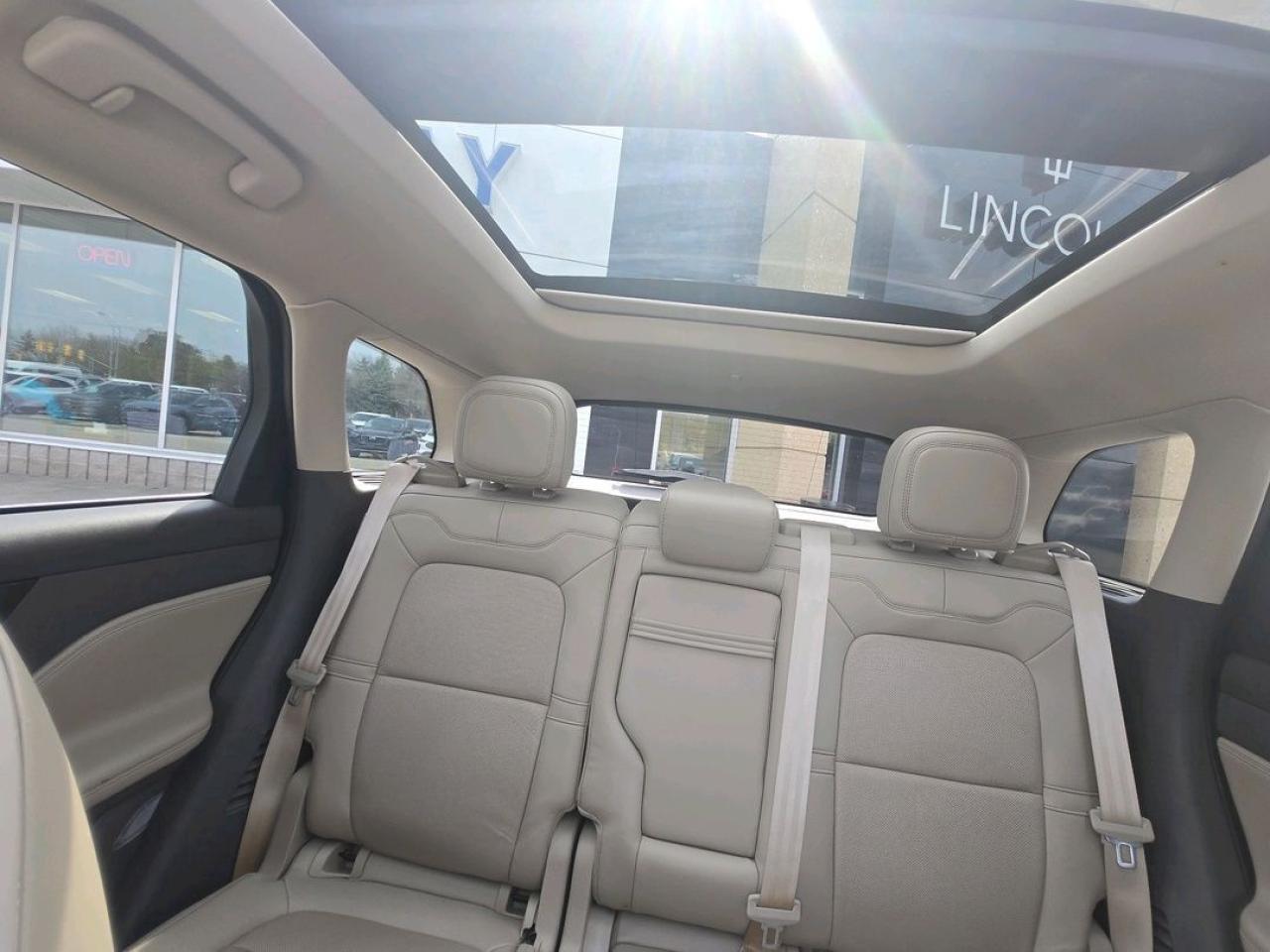 2021 Lincoln Corsair RESERVE, AWD, 2L, HEATED STEERING WHEEL, NAV! Photo