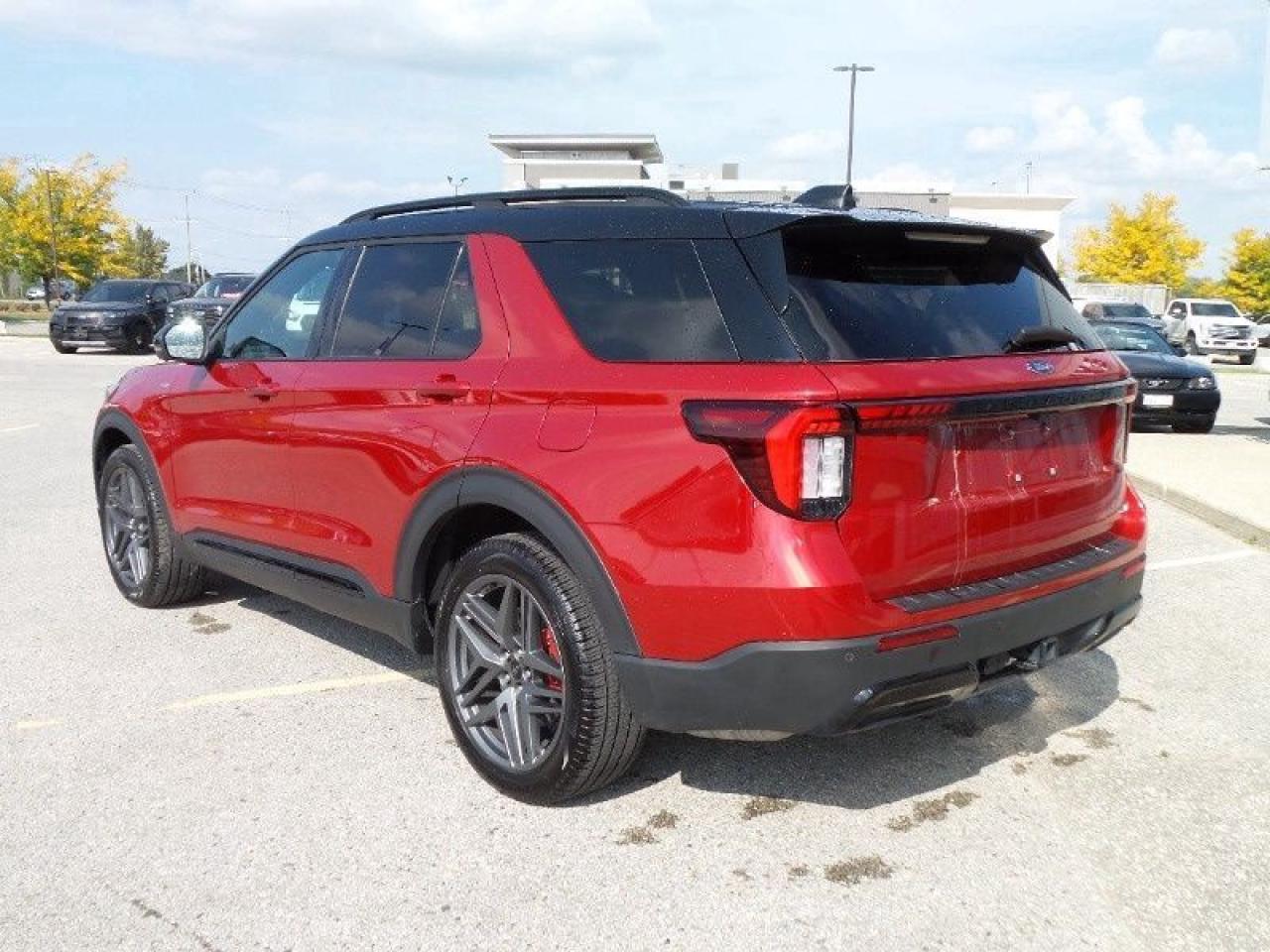 2025 Ford Explorer ST-Line Photo5
