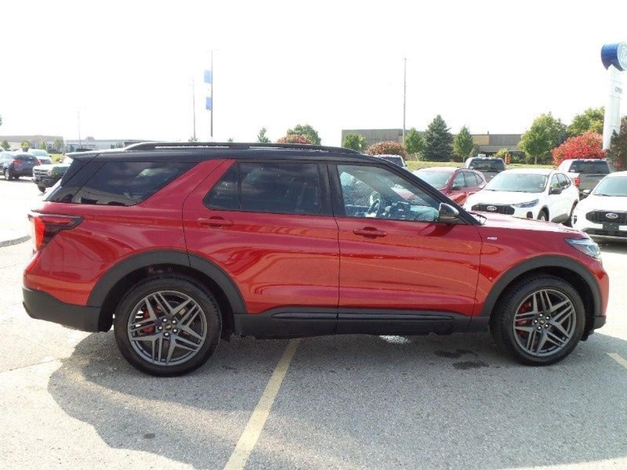 2025 Ford Explorer ST-Line Photo5