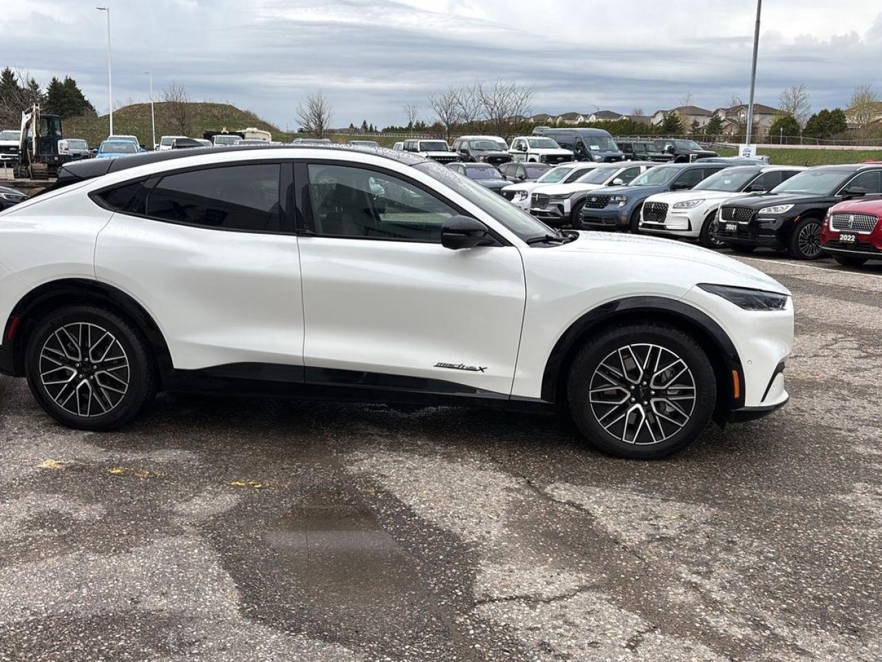 2024 Ford Mustang Mach-E Premium Photo5