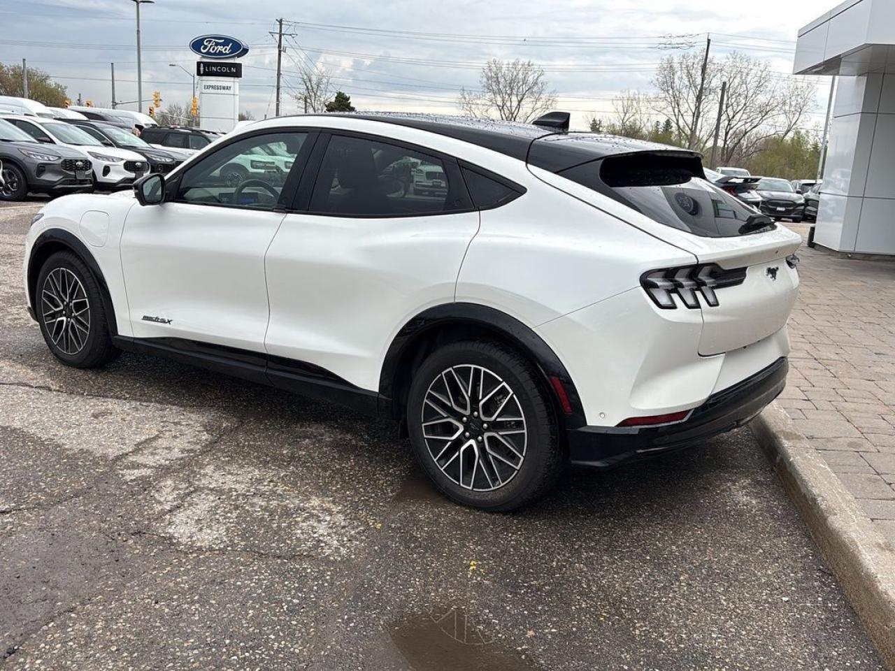2024 Ford Mustang Mach-E Premium Photo5