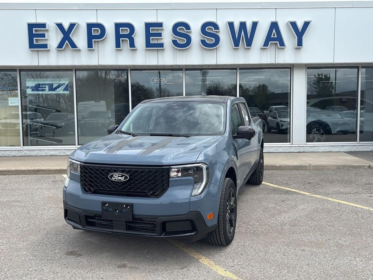 2025 Ford Maverick LARIAT, 2L ECOBOOST, AWD, MOONROOF, DEMO!
