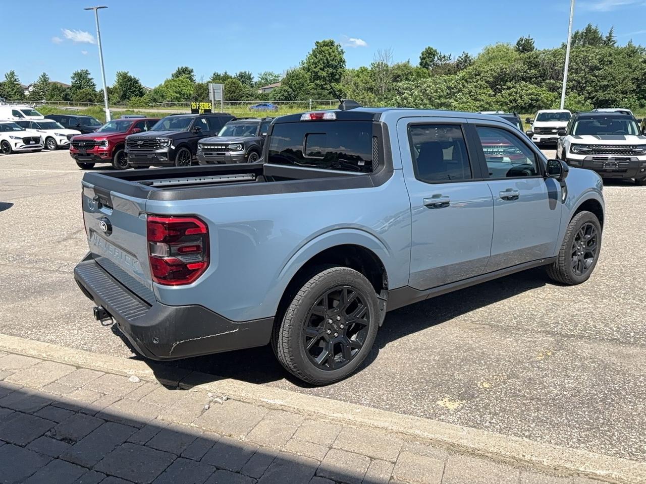 2025 Ford Maverick LARIAT, 2L ECOBOOST, AWD, MOONROOF, DEMO! Photo