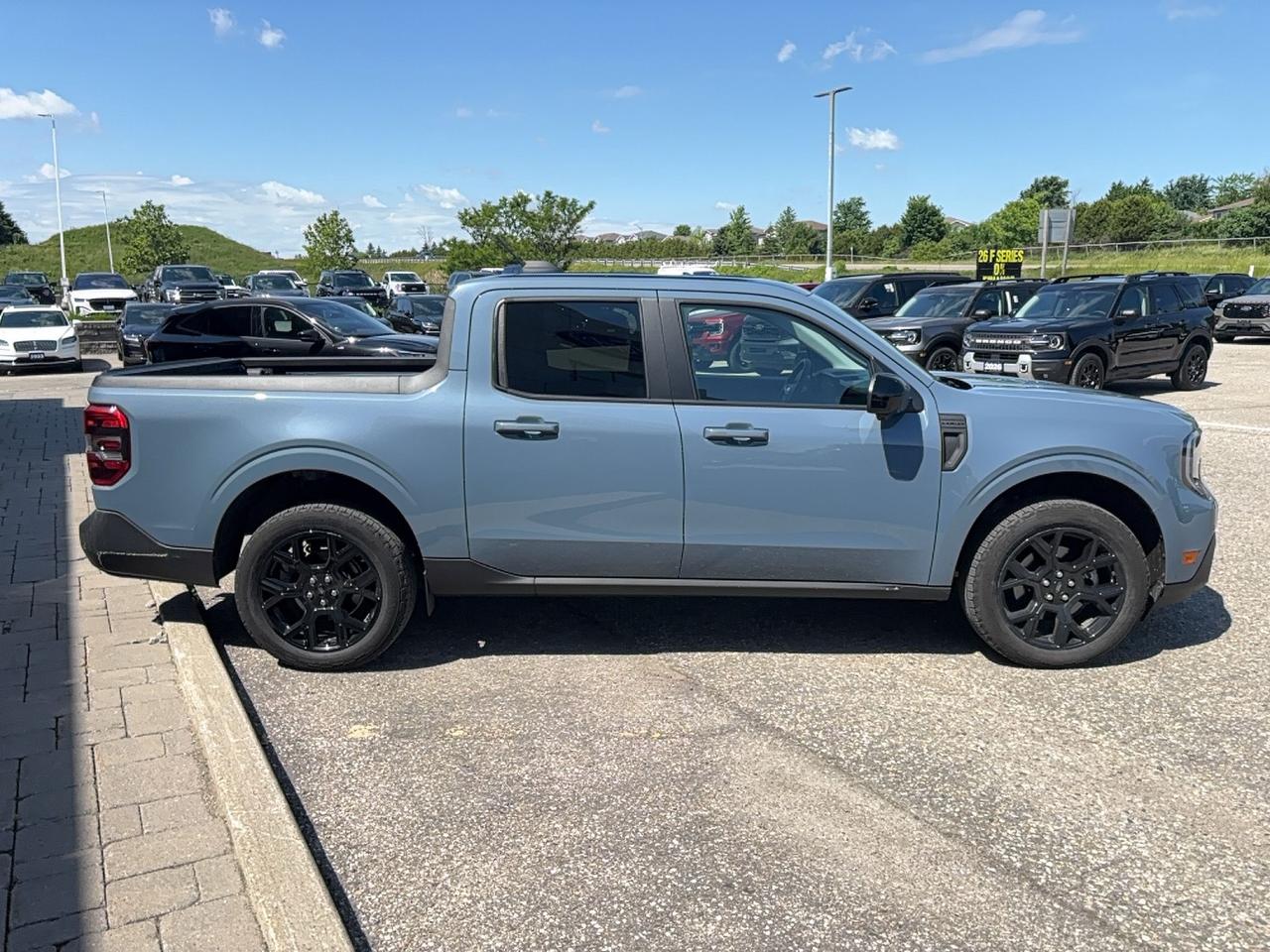 2025 Ford Maverick LARIAT, 2L ECOBOOST, AWD, MOONROOF, DEMO! Photo3