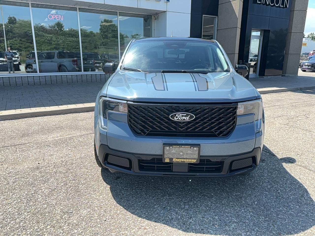 2025 Ford Maverick LARIAT, 2L ECOBOOST, AWD, MOONROOF, DEMO! Photo