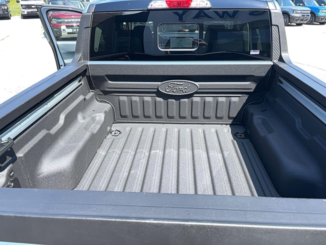 2025 Ford Maverick LARIAT, 2L ECOBOOST, AWD, MOONROOF, DEMO! Photo