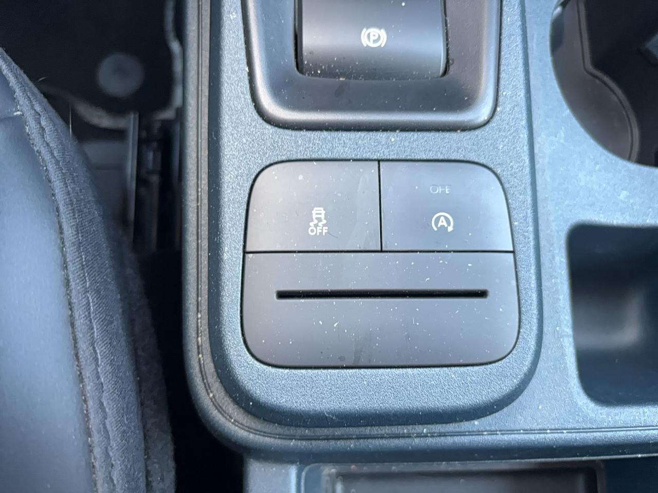 2025 Ford Maverick LARIAT, 2L ECOBOOST, AWD, MOONROOF, DEMO! Photo