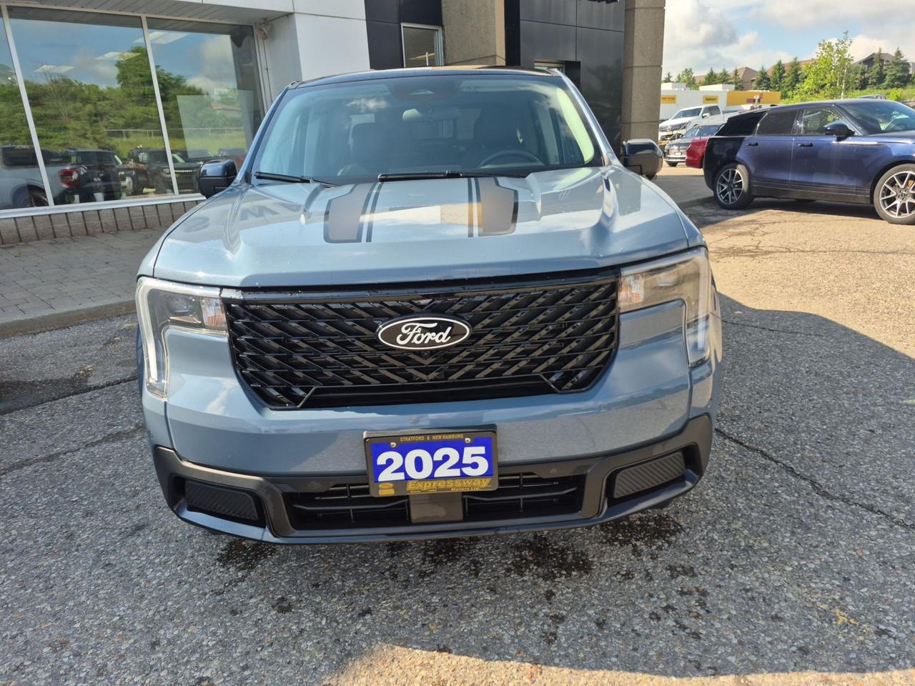2025 Ford Maverick LARIAT, 2L ECOBOOST, AWD, MOONROOF, DEMO! Photo