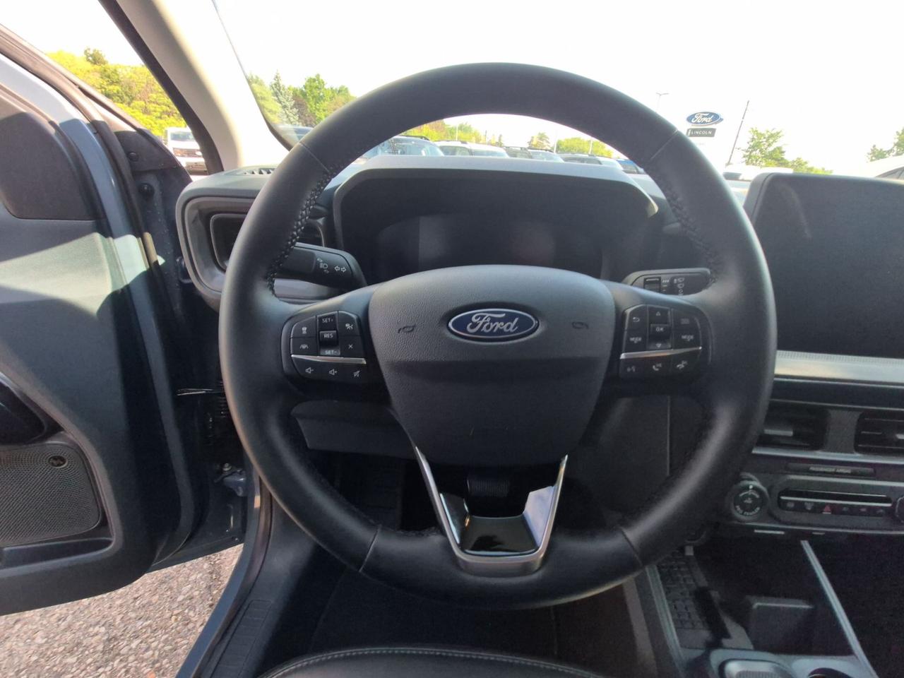 2025 Ford Maverick LARIAT, 2L ECOBOOST, AWD, MOONROOF, DEMO! Photo