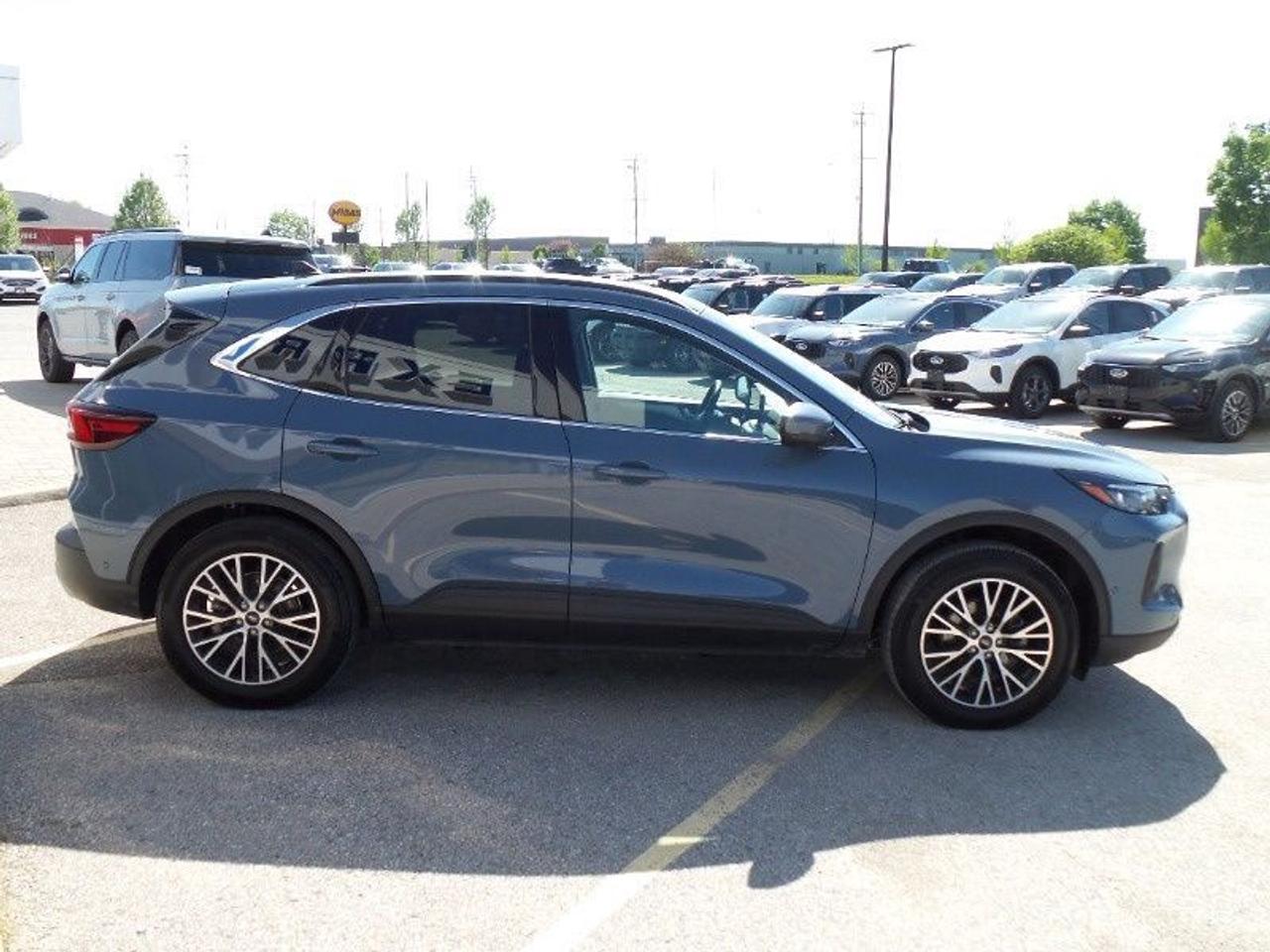 2024 Ford Escape PLUG-IN-HYBRID! PREMIUM PACKAGE! HEADS-UP DISPLAY! Photo