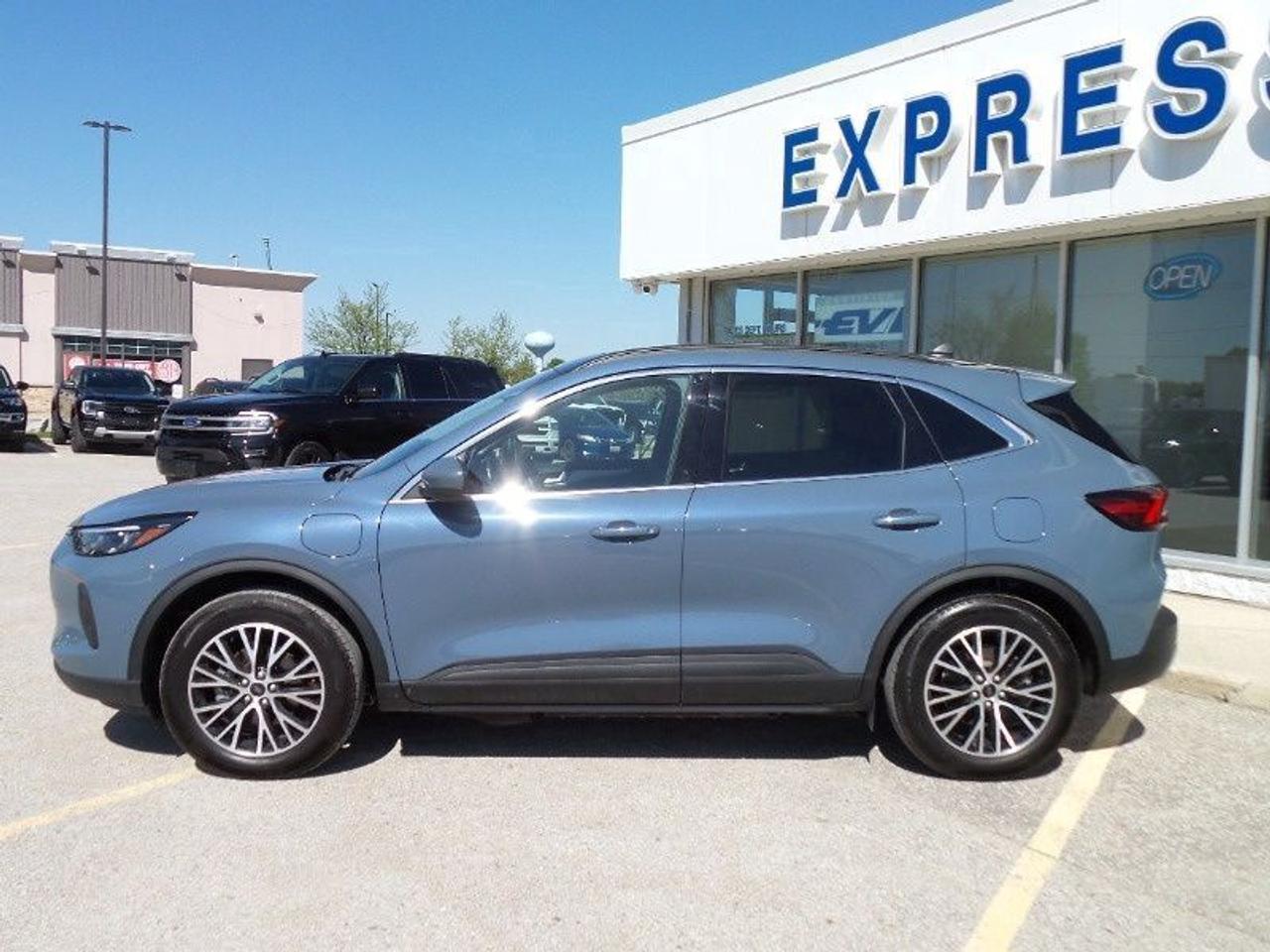 2024 Ford Escape PLUG-IN-HYBRID! PREMIUM PACKAGE! HEADS-UP DISPLAY! Photo