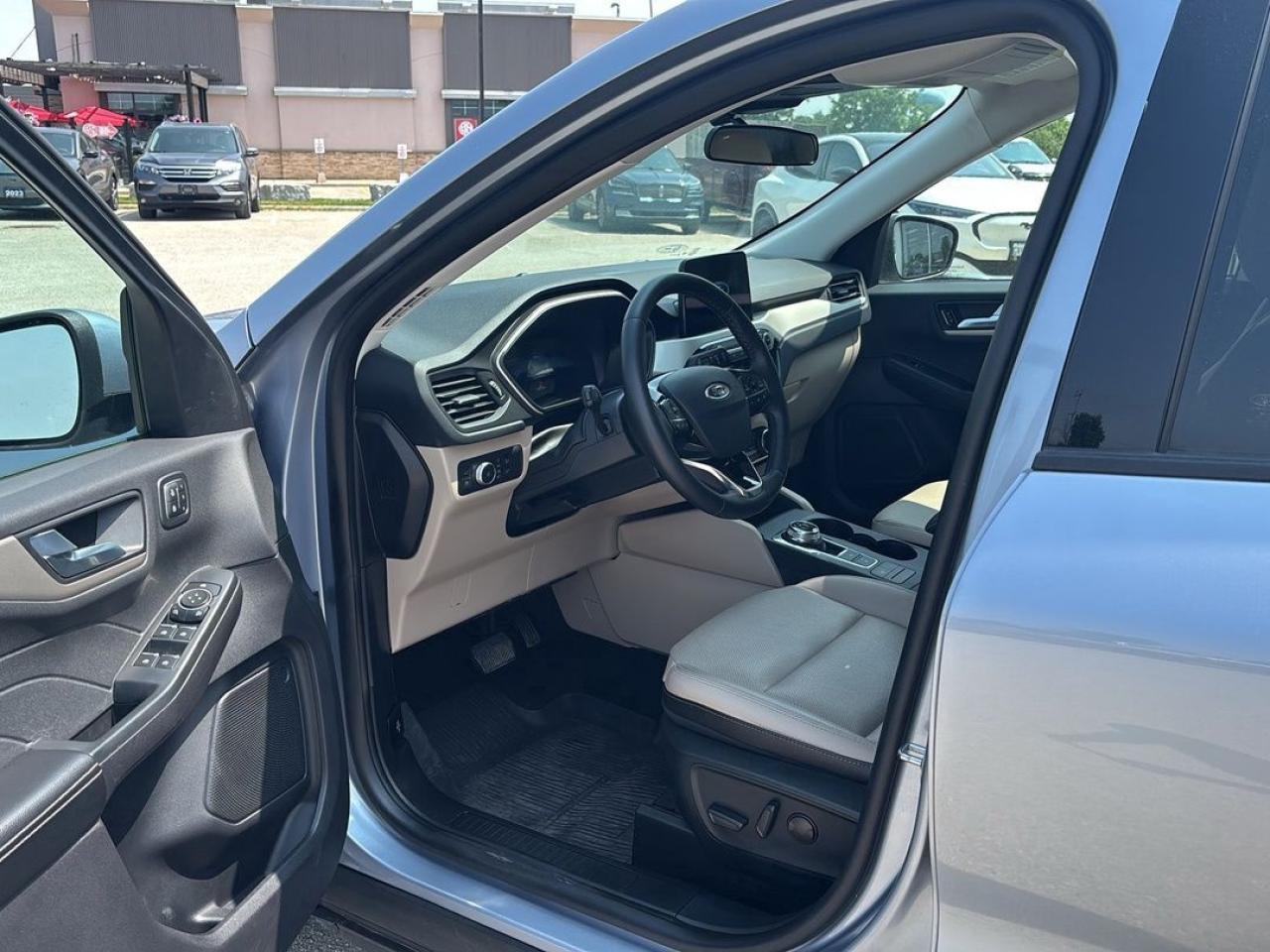 2022 Ford Escape SEL Hybrid Photo