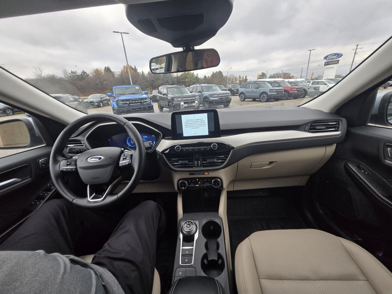 2022 Ford Escape SEL Hybrid Photo5