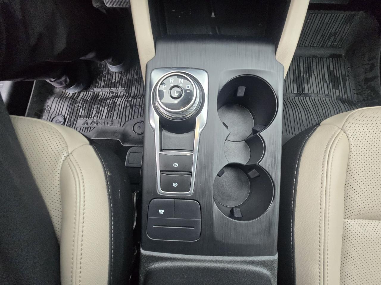 2022 Ford Escape SEL Hybrid Photo5