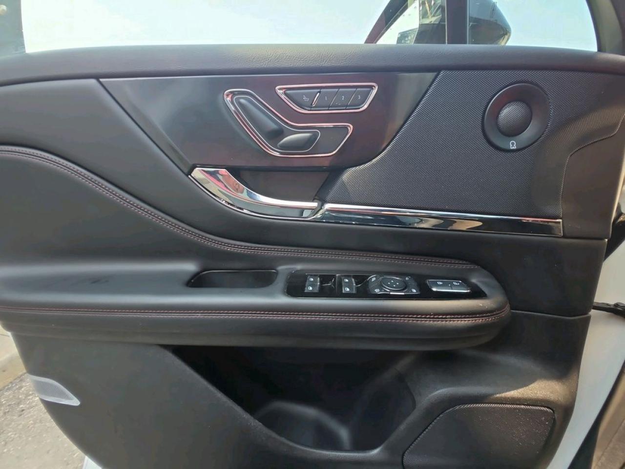 2024 Lincoln Corsair GT, PLUG-IN-HYBRID! TOW PACKAGE, TECH,HEATED SEATS Photo