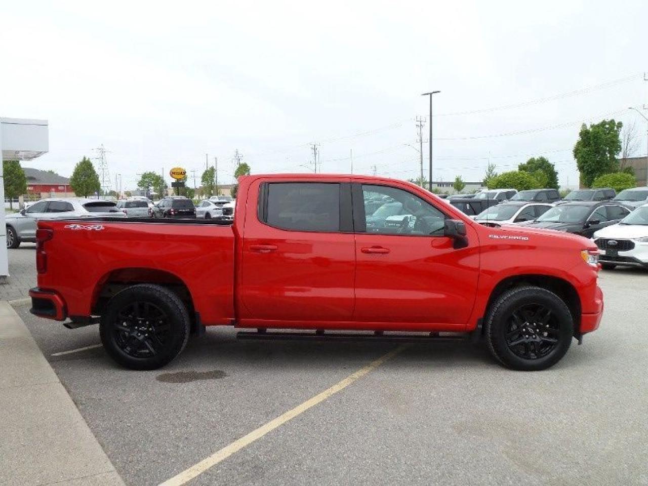 2023 Chevrolet Silverado 1500 RST Photo3