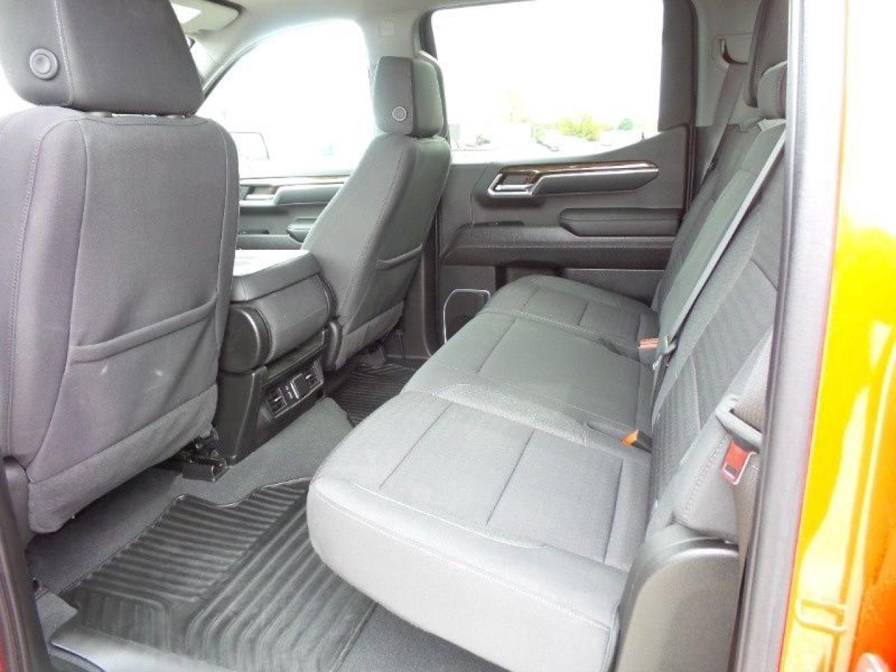 2023 Chevrolet Silverado 1500 RST Photo5