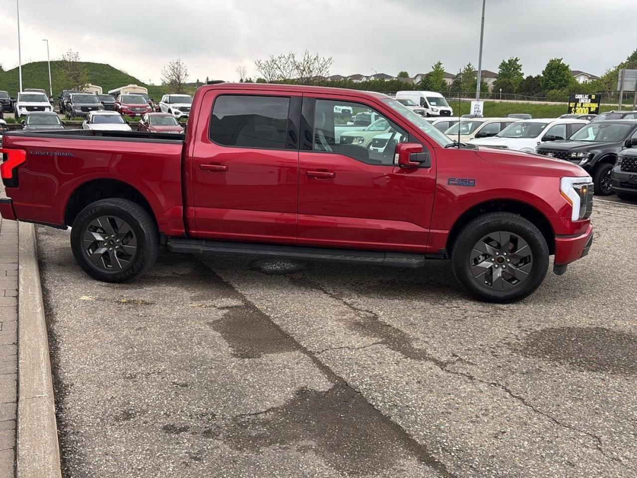 2024 Ford F-150 Lightning Lariat Photo5