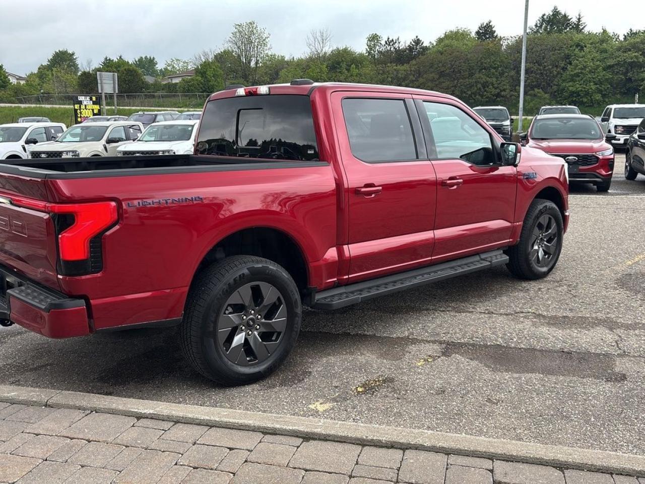 2024 Ford F-150 Lightning Lariat Photo5