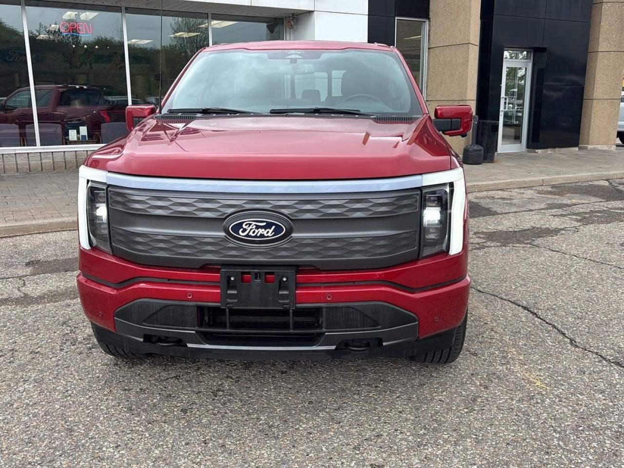 2024 Ford F-150 Lightning Lariat Photo5