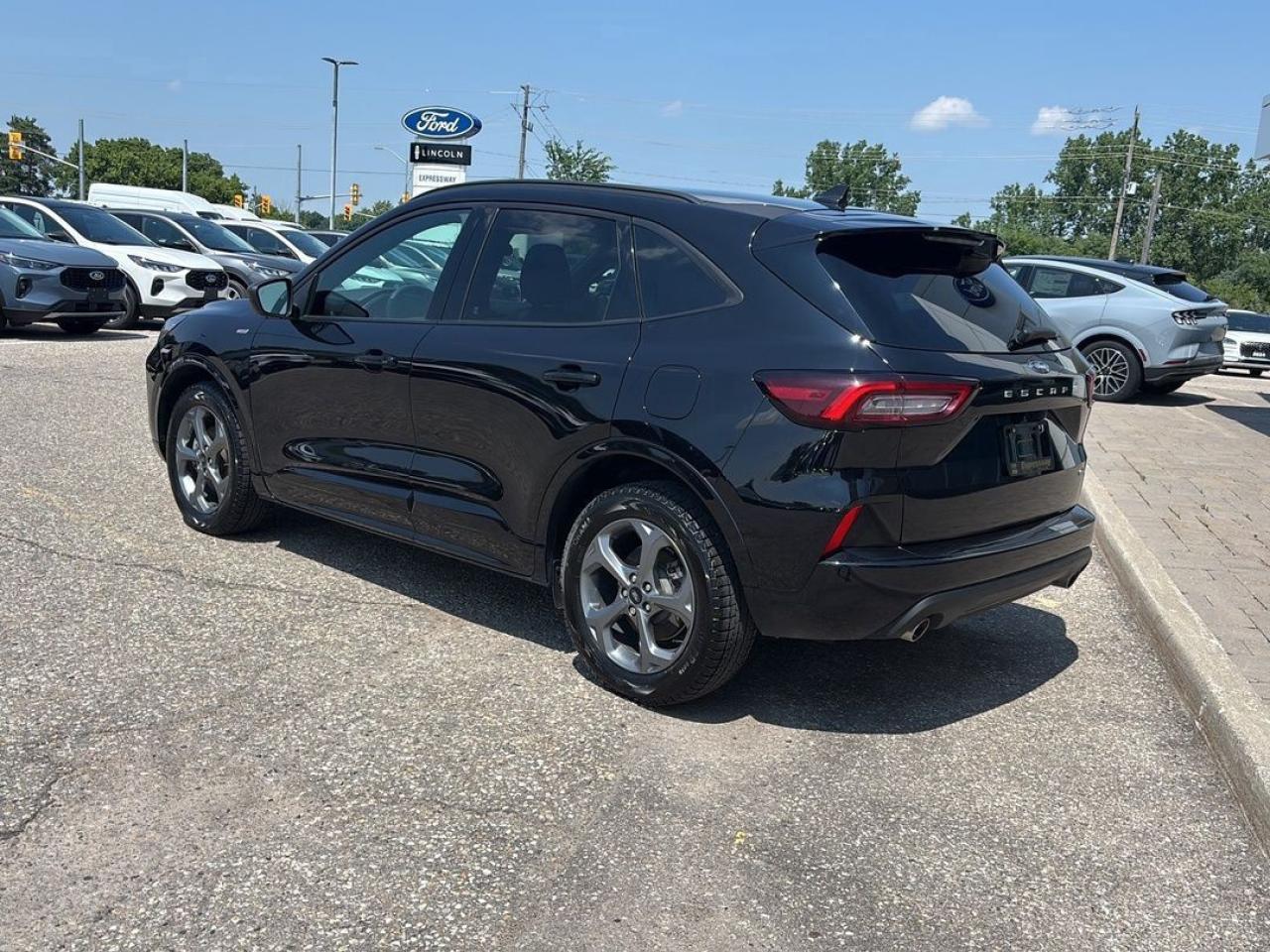 2023 Ford Escape ST-Line Photo5