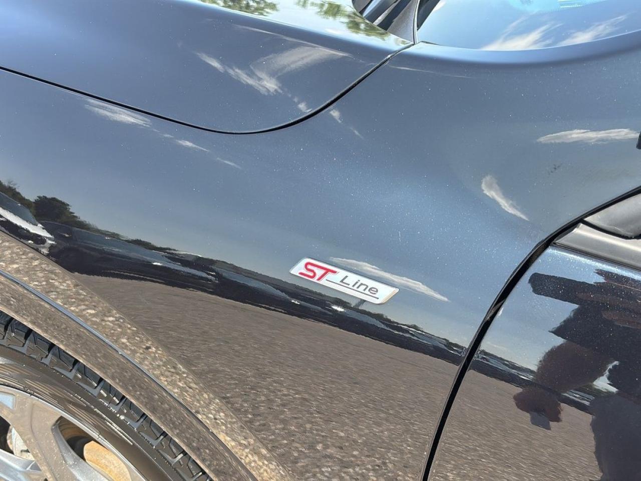 2023 Ford Escape ST-Line Photo5